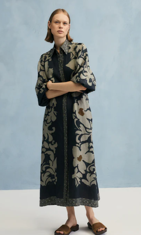 Luisa Cerano Kleed Lang Print