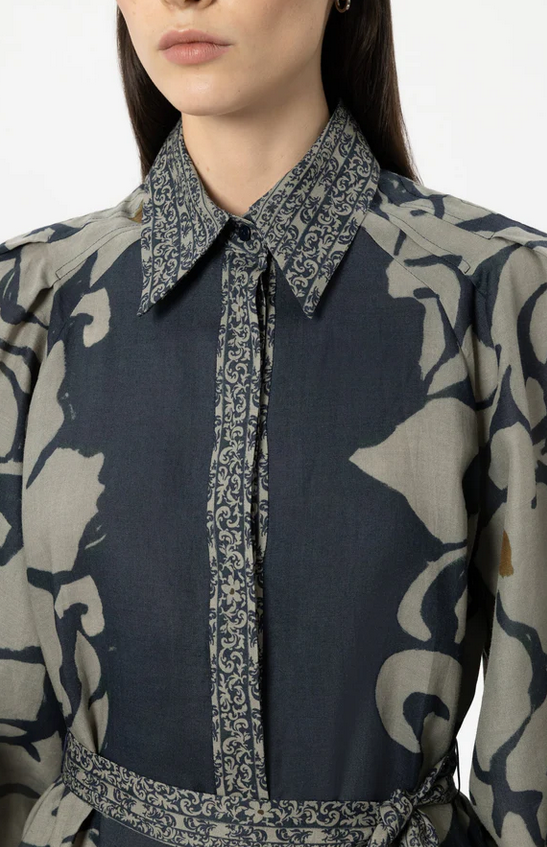 Luisa Cerano Kleed Lang Print
