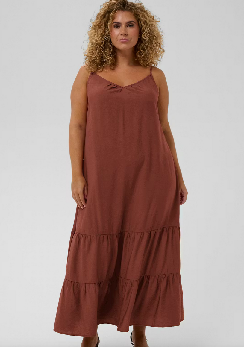 Kaffe Curve Kleed Lang Camel