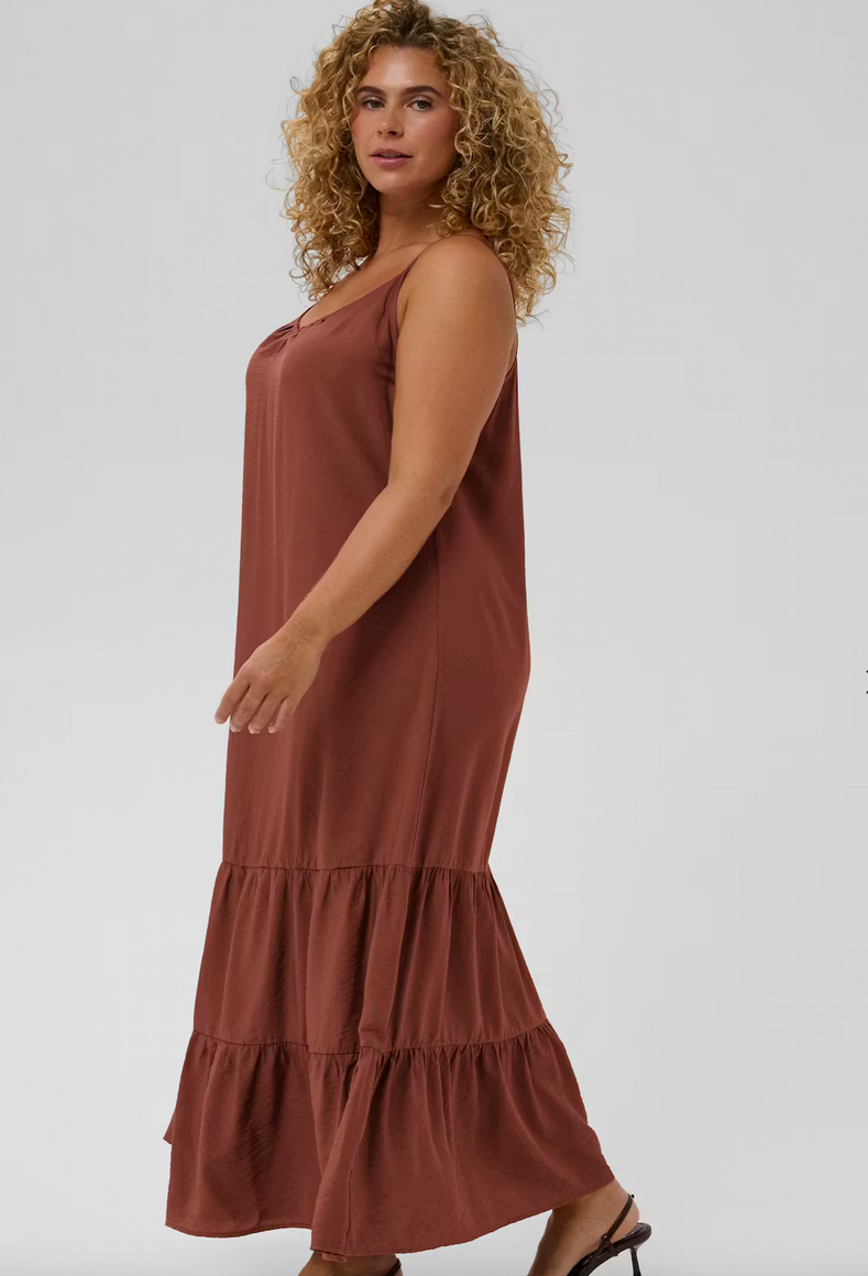 Kaffe Curve Kleed Lang Camel