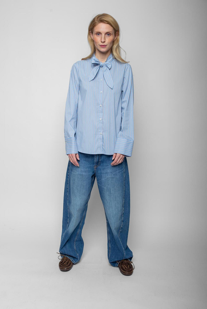 Emily Blouse Streep Lichtblauw