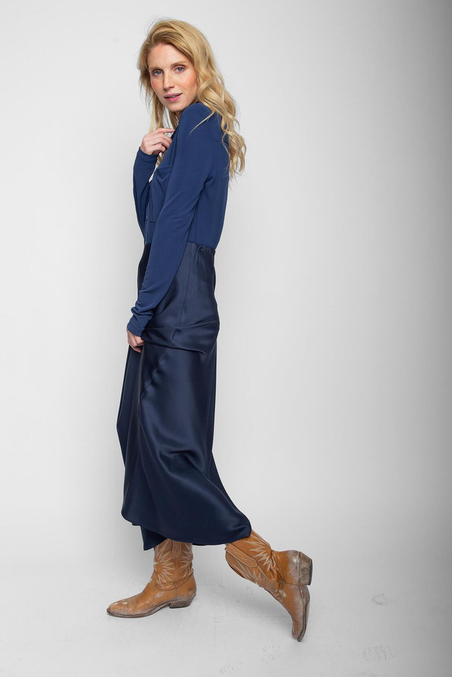 Emily Rok Lang Donkerblauw