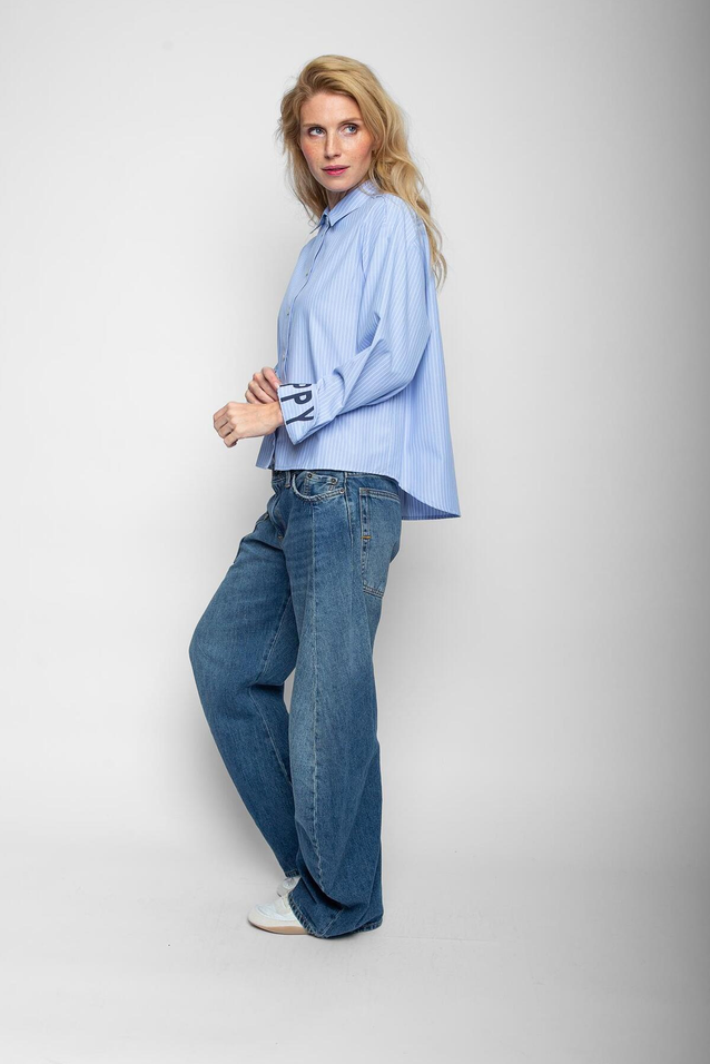 Emily Blouse Streep 'Happy'