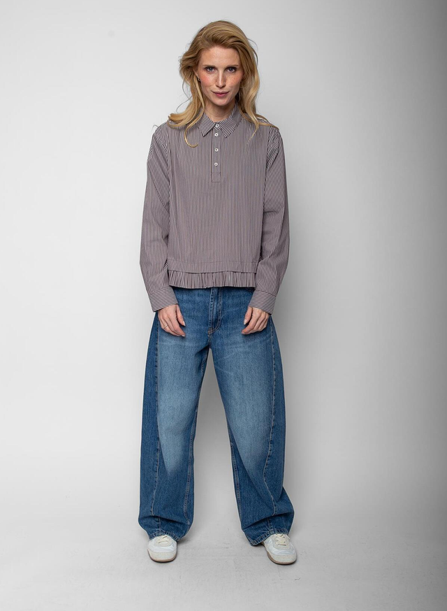 Emily Blouse Streep Bruin